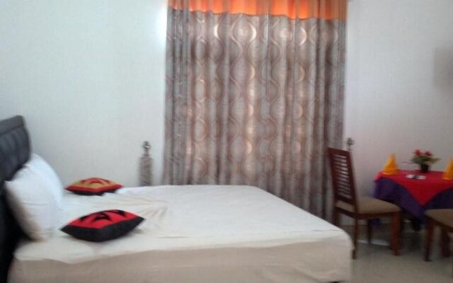 Happy Leoni Hotel