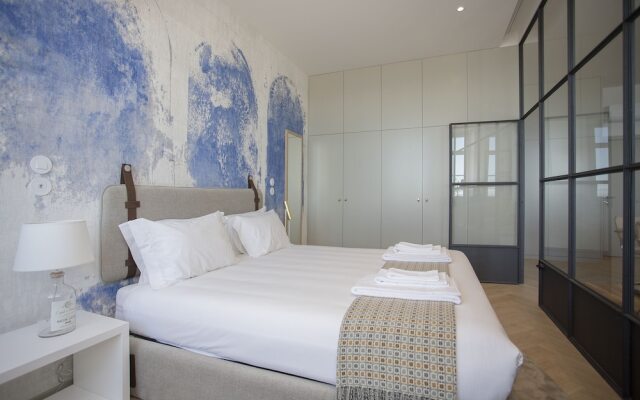 Liiiving -Luxury Beachfront Apartment II