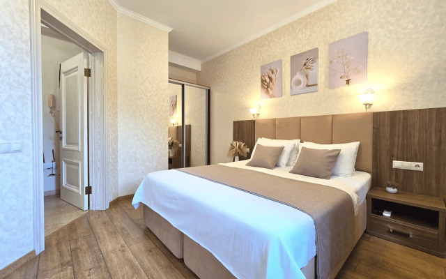 Deluxe apartment on Berezovaya Street