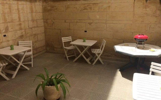Maltese Rooms