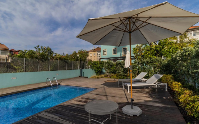 Central Studio w/ Pool, AC & Patio by LovelyStay