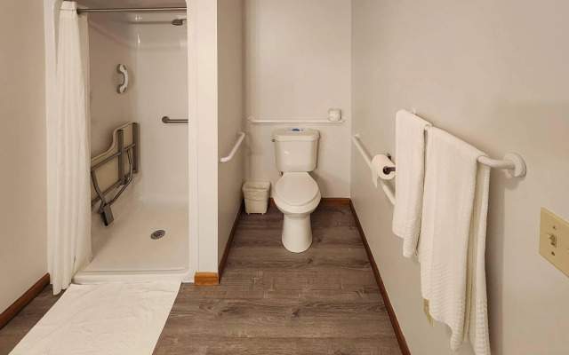 Econo Lodge Lakeshore