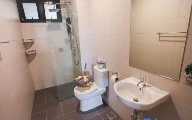 Meridian Ramada Cozy 2 room - 6pax By The One