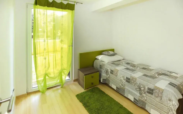 Apartments in Villas Punta Skala With Beachpool