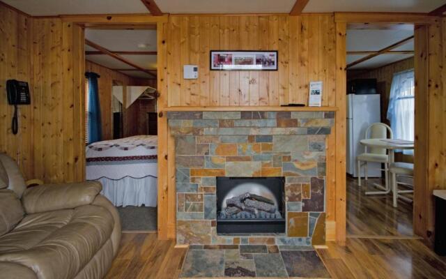 MacKenzie's Motel & Cottages