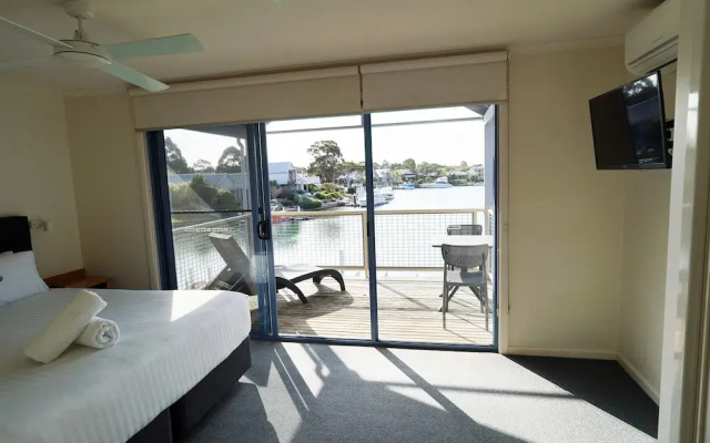 Captains Cove Waterfront Apartments