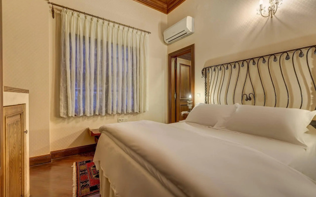 Kaucuk Hotel