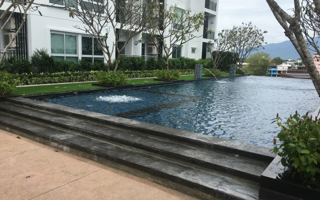 Stay in Style, Stay On The Cloud@RS504-Bus Station