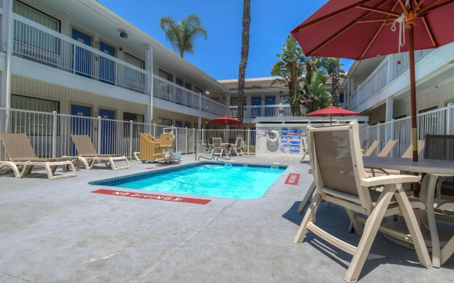 Motel 6 Santa Ana, CA