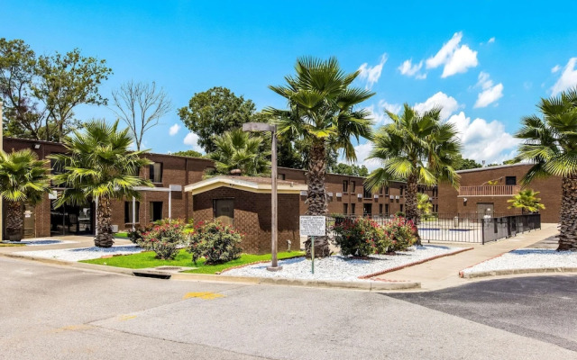 Masters Inn - Savannah Garden City