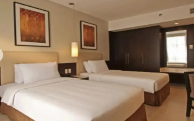 The B Hotel