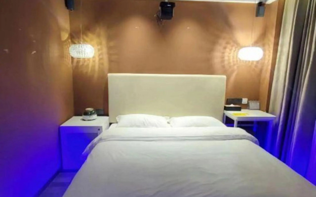 Elong Wanguo Hotel (Nanchang Railway Station Bayi Square)