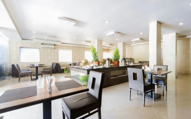 OYO 18335 Flagship Eaglewood Hotels