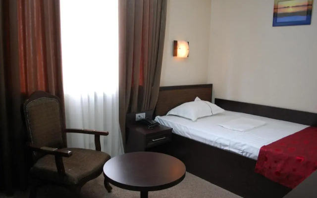 Consul Hotel