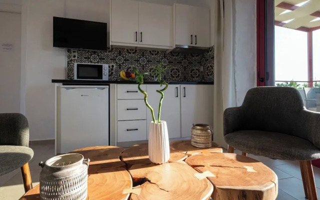 Abeloessa Methonian Hospitality