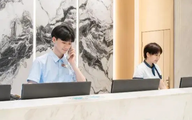 Unitour Hotel (Yulin Wanhua)