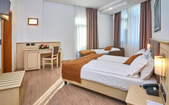 Hotel Europa Sky Pool & Panorama