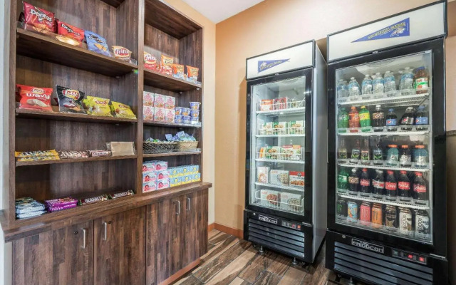 La Quinta Inn & Suites by Wyndham Belgrade - Bozeman Airport