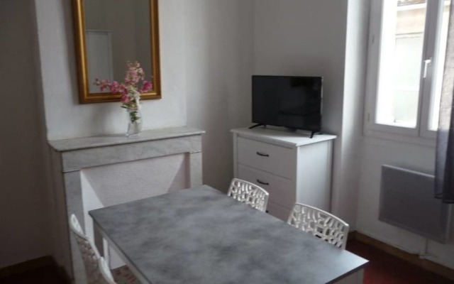 Nice 2 Bedrooms Renovated on the Vieux Port