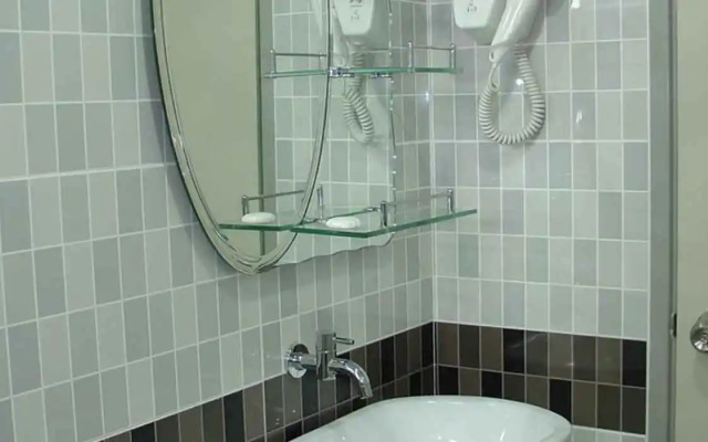 Duta Hotel & Residence