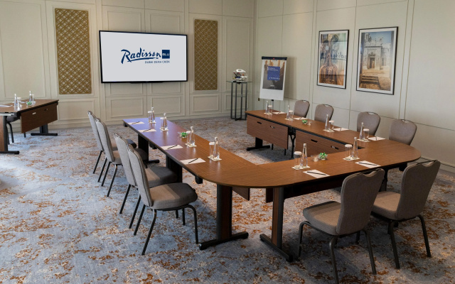Radisson Blu , Dubai Deira Creek