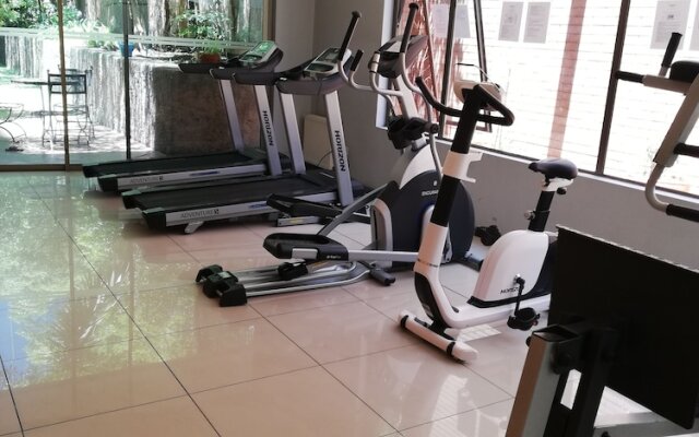 At Home Roger de Flor