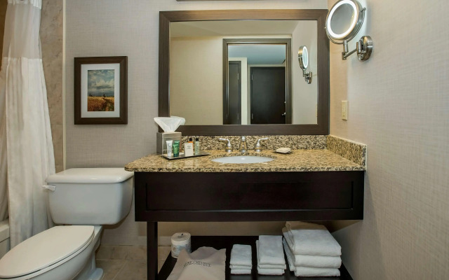 Hilton Winnipeg Airport Suites