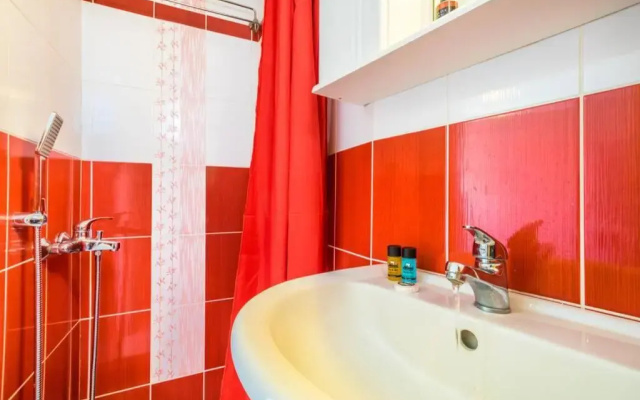 Penthouse with big terrace 2 mins from the metro