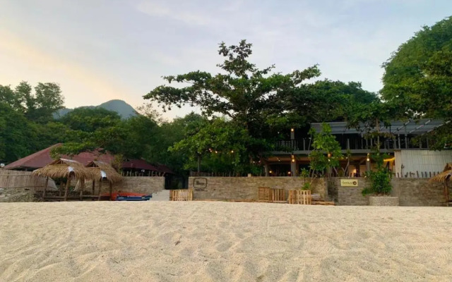 The Henry Resort Taramindu Laiya