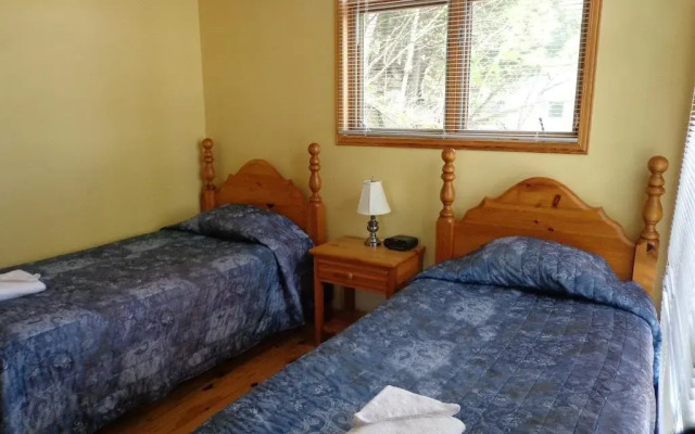 Port Cunnington Lodge & Resort