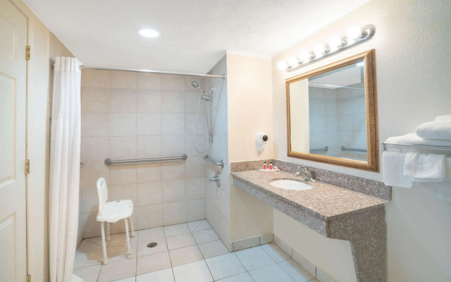 Days Inn by Wyndham Cave City