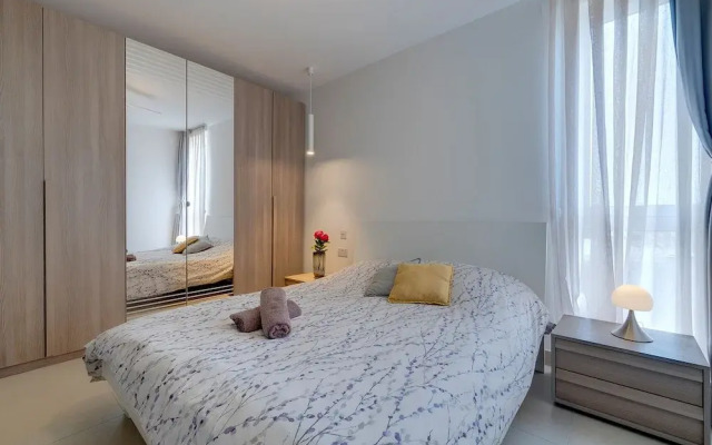 Stunning Apartment in a Central Location With Views