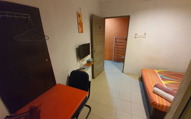 OYO 90109 Fire Fly East Hotel