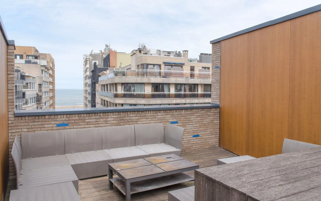 Rooftop Breeze