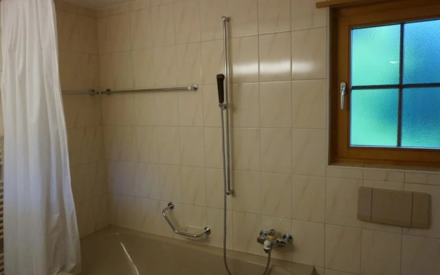 Halten Zweisimmen in Zweisimmen