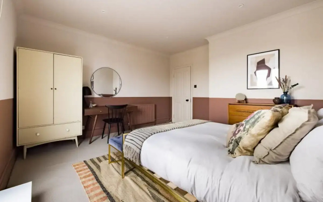The Clapham Chambers - Stunning & Bright 3BDR Flat with Terrace