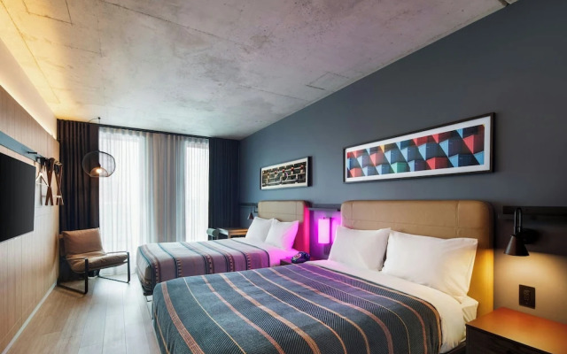 New Hotel Moxy Montreal Downtown