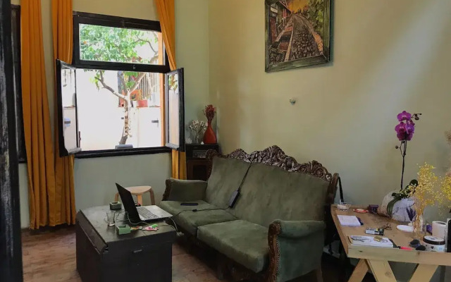 Titan House Hostel