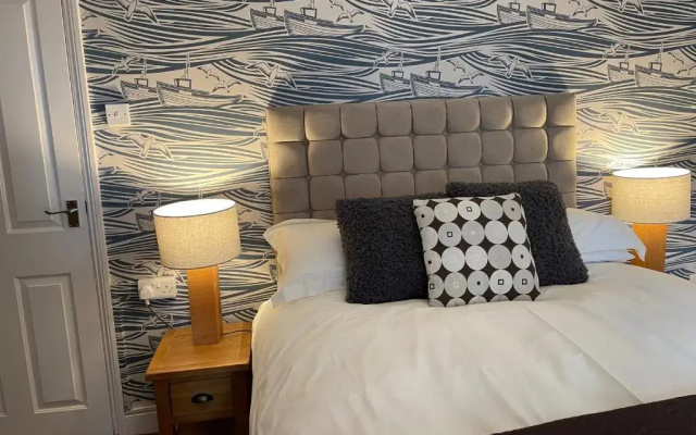 Fayvan Apartments