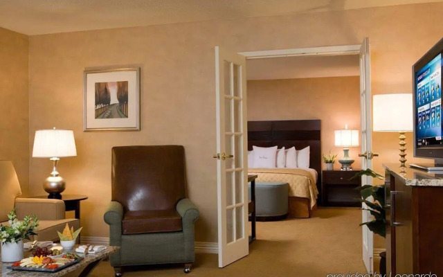 DoubleTree by Hilton Boston/Bedford Glen