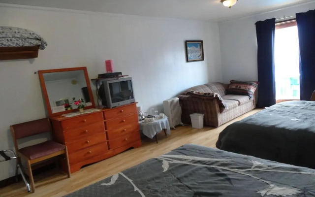 The Mermaid Lodge & Motel