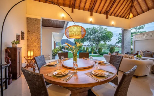 Peaceful Private Villa, 3 BR, Canggu With Staff