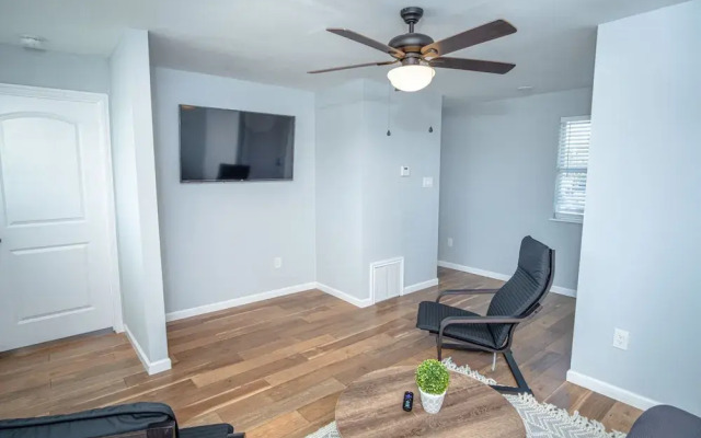 Magnificent Large Home Near Downtown