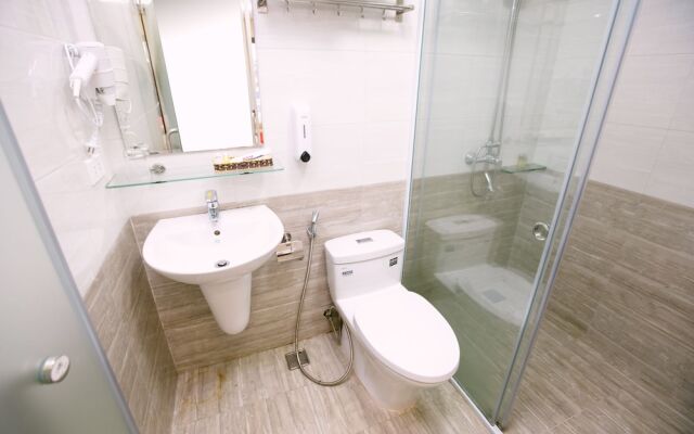 Halong Legend Hotel by OYO Rooms