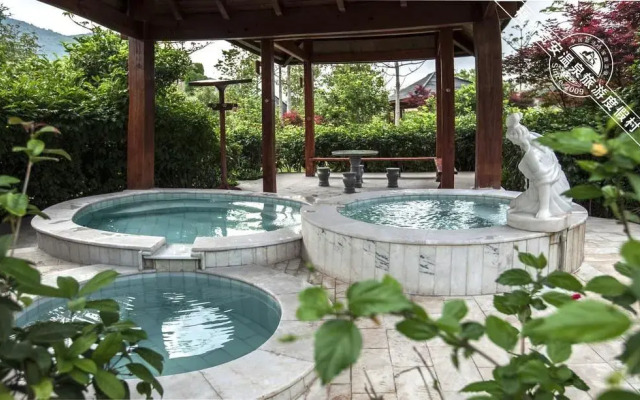 Guian Hot Spring Conference Center Hotel