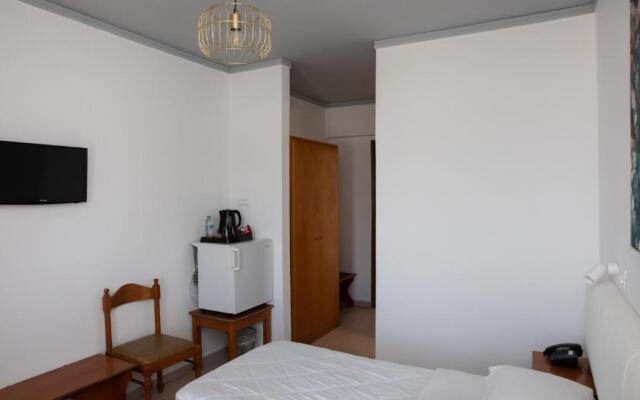 Sea Breeze Hotel