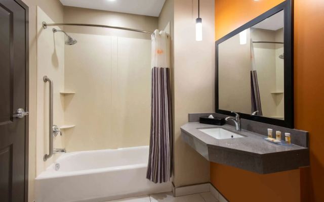 La Quinta Inn & Suites by Wyndham Harrisburg-Hershey