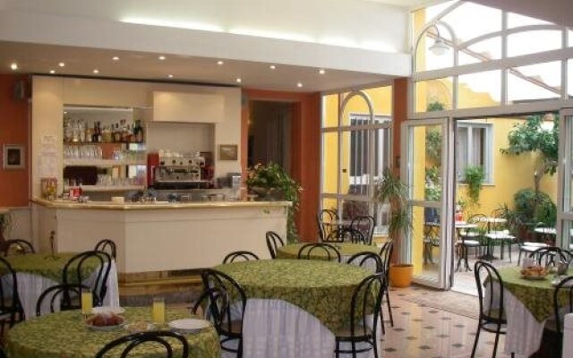 Hotel Genova