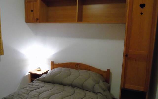 Lou Services Apartment J13 LSI 001