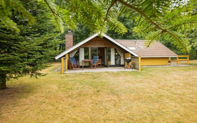 6 Person Holiday Home in Toftlund